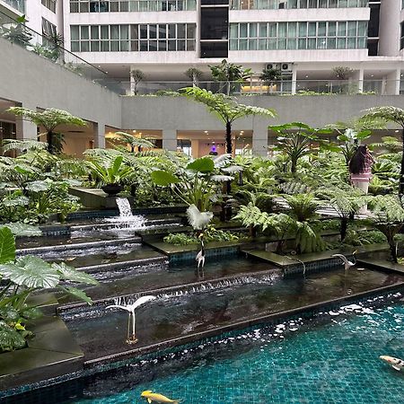 Modern Bauhaus Studio At Regalia Klcc Infinity Pool Kuala Lumpur Eksteriør bilde